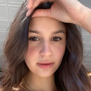 Meet your Posher, Gia